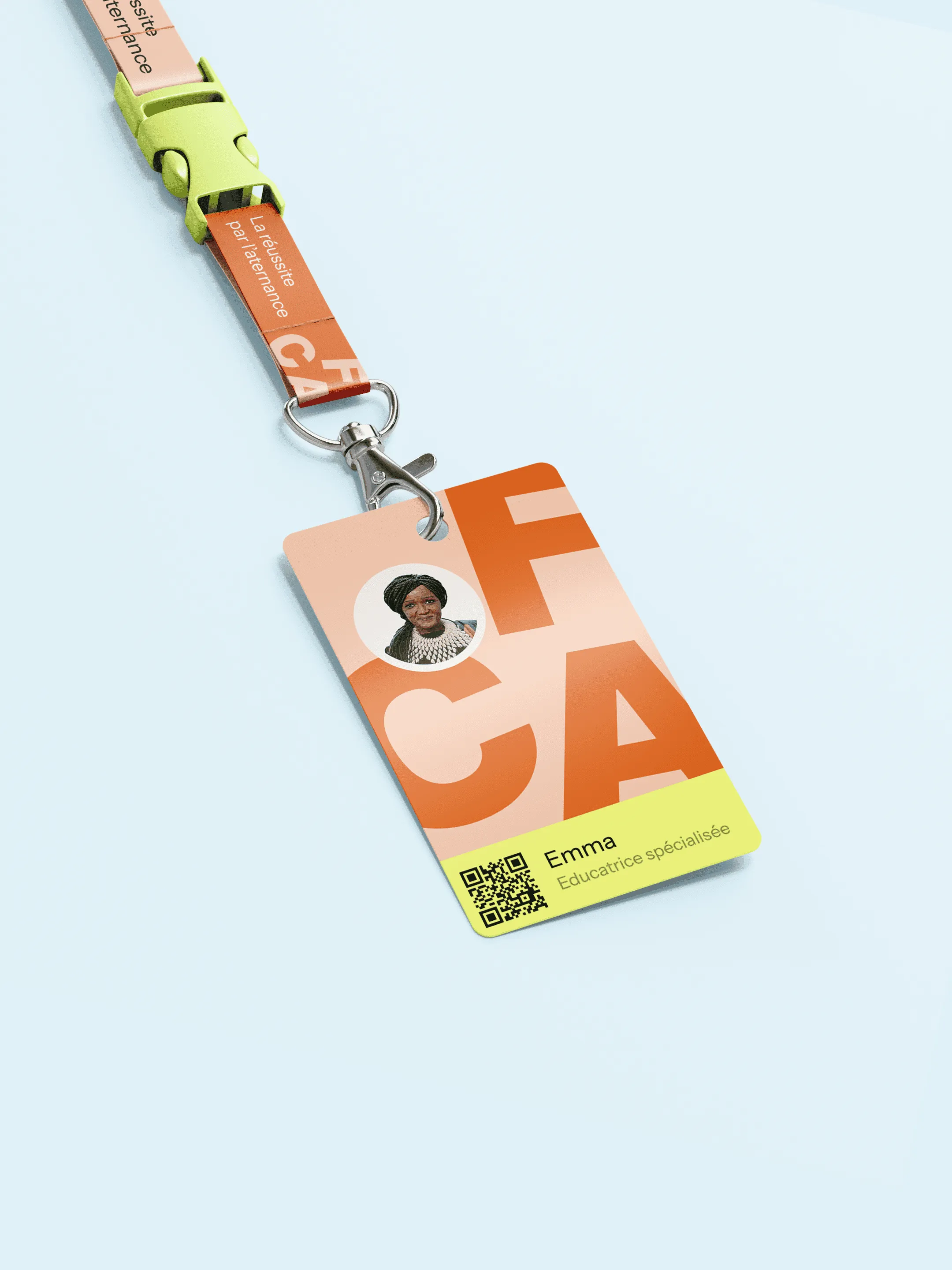 Badge du CFA du Social avec le logo de l’établissement.